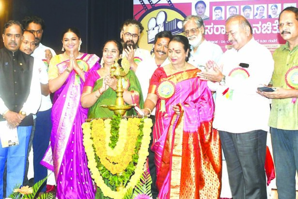 ಕಾಟಾಚಾರದ ಚಲನಚಿತ್ರೋತ್ಸವ ಬೇಡ: ನಟಿ ಉಮಾಶ್ರೀ