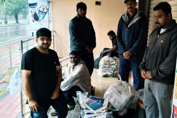 ಎಡಬಿಡದೆ ಸುರಿಯುತ್ತಿರುವ ಮಳೆ : ಪತ್ರಿಕೆ ವಿತರಕರ ಪರದಾಟ