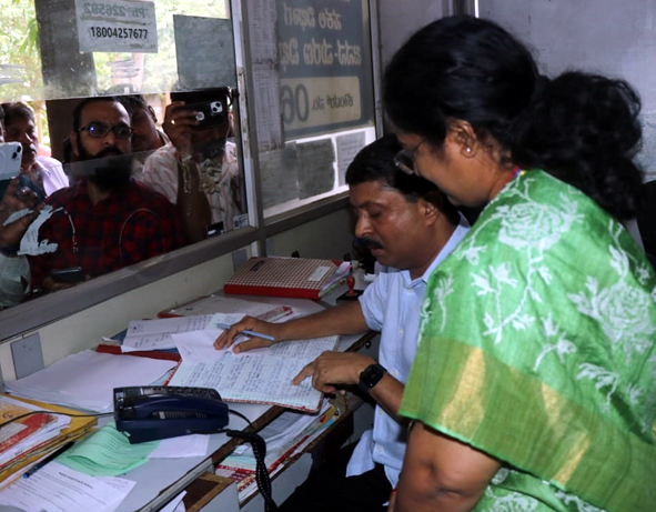 ಪಾಲಿಕೆಗೆ ಸಚಿವ ಬೈರತಿ ದಿಢೀರ್ ಭೇಟಿ: ಆರೋಗ್ಯ ನಿರೀಕ್ಷಕ ಸಸ್ಪೆಂಡ್