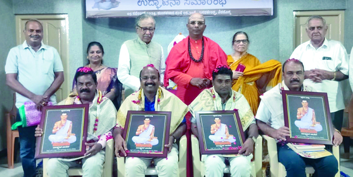 ವಚನಗಳ ಮೂಲ ತತ್ವ ಅರಿಯಬೇಕು