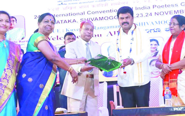 ಸಾಹಿತ್ಯ ಕ್ಷೇತ್ರದಲ್ಲಿ ಬದಲಾವಣೆಗೆ ಮುಂದಾಗಿ