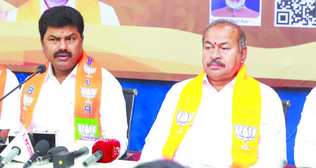 ಜಿಲ್ಲೆಯ ರೈತರಿಗೆ 435  ಕೋಟಿ ರೂ. ವಿಮೆ ಬಿಡುಗಡೆ