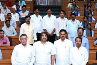 ಬೆಳಗಾವಿ ಸುವರ್ಣ ಸೌಧಕ್ಕೆ ಸೊರಬ ವಿದ್ಯಾರ್ಥಿಗಳ ತಂಡ