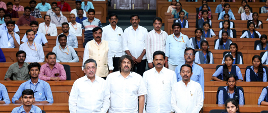 ಬೆಳಗಾವಿ ಸುವರ್ಣ ಸೌಧಕ್ಕೆ ಸೊರಬ ವಿದ್ಯಾರ್ಥಿಗಳ ತಂಡ