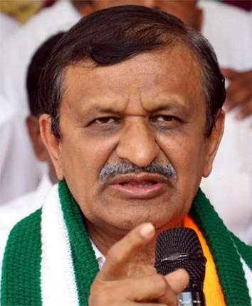 ಸಂಸದನಿಗೆ ಗಾಯ : ಚಿಕಿತ್ಸೆ ನೀಡಿದ  ಡಾ||  ಮಂಜುನಾಥ್