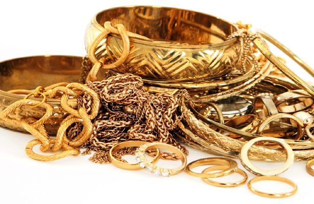 ಮನೆಯಲ್ಲಿ ಯಾರೂ ಇಲ್ಲದ ವೇಳೆ ಚಿನ್ನಾಭರಣ ಕಳ್ಳತನ