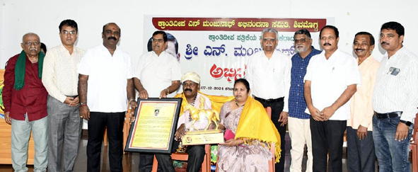 ಮತ್ತೆ ಸಣ್ಣಪತ್ರಿಕೆಗಳ ಕಾಲ ಬರಲಿದೆ ಕ್ರಾಂತಿದೀಪ ಮಂಜುನಾಥ ಅಭಿನಂದನೆಯಲ್ಲಿ ರವೀಂದ್ರ ಭಟ್  ಹೇಳಿಕೆ