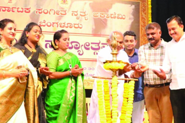 ಕಲೆಗಳು ಆಸಕ್ತರಿಗೆ ವೇದಿಕೆಯಾಗಬೇಕು