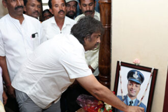 ಹುತಾತ್ಮ ಯೋಧ ಮಂಜುನಾಥ್ ಕುಟುಂಬಕ್ಕೆ ಸಚಿವರ ಸಾಂತ್ವನ   