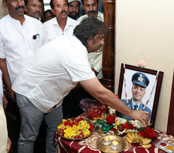 ಹುತಾತ್ಮ ಯೋಧ ಮಂಜುನಾಥ್ ಕುಟುಂಬಕ್ಕೆ ಸಚಿವರ ಸಾಂತ್ವನ   