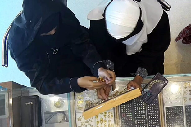 ಚಿನ್ನದಂಗಡಿಯಲ್ಲಿ ಅಸಲಿ ಸರ ಕದ್ದು ನಕಲಿ ಸರ ಇಟ್ಟ ಮಹಿಳೆಯರಿಬ್ಬರು ಬಂಧನ