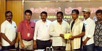 ಶಿವಮೊಗ್ಗ ಪ್ರೆಸ್ ಟ್ರಸ್ಟ್ ವತಿಯಿಂದ ಜಿ.ಟಿ.ಸತೀಶ್ ಗೆ ಸನ್ಮಾನ