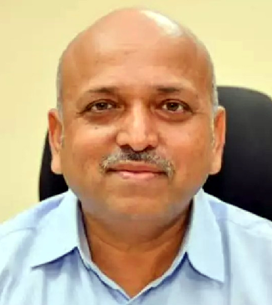 ರಾಜ್ಯ ಗುಪ್ತವಾರ್ತೆ ನಿರ್ದೇಶಕ ಹೇಮಂತ್ ಎಂ ನಿಂಬಾಳ್ಕರ್‌ಗೆ ಮುಖ್ಯಮಂತ್ರಿಗಳ ಸ್ವರ್ಣಪದಕ ಪ್ರದಾನ