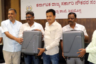 ಕ್ರೀಡಾಕೂಟಕ್ಕೆ ಸಕಲ ಸಿದ್ಧತೆ  ಟ್ರೋಫಿ ಟ್ರ್ಯಾಕ್ ಸೂಟ್ ಬಿಡುಗಡೆಗೊಳಿಸಿದ ಕ್ಷಣ