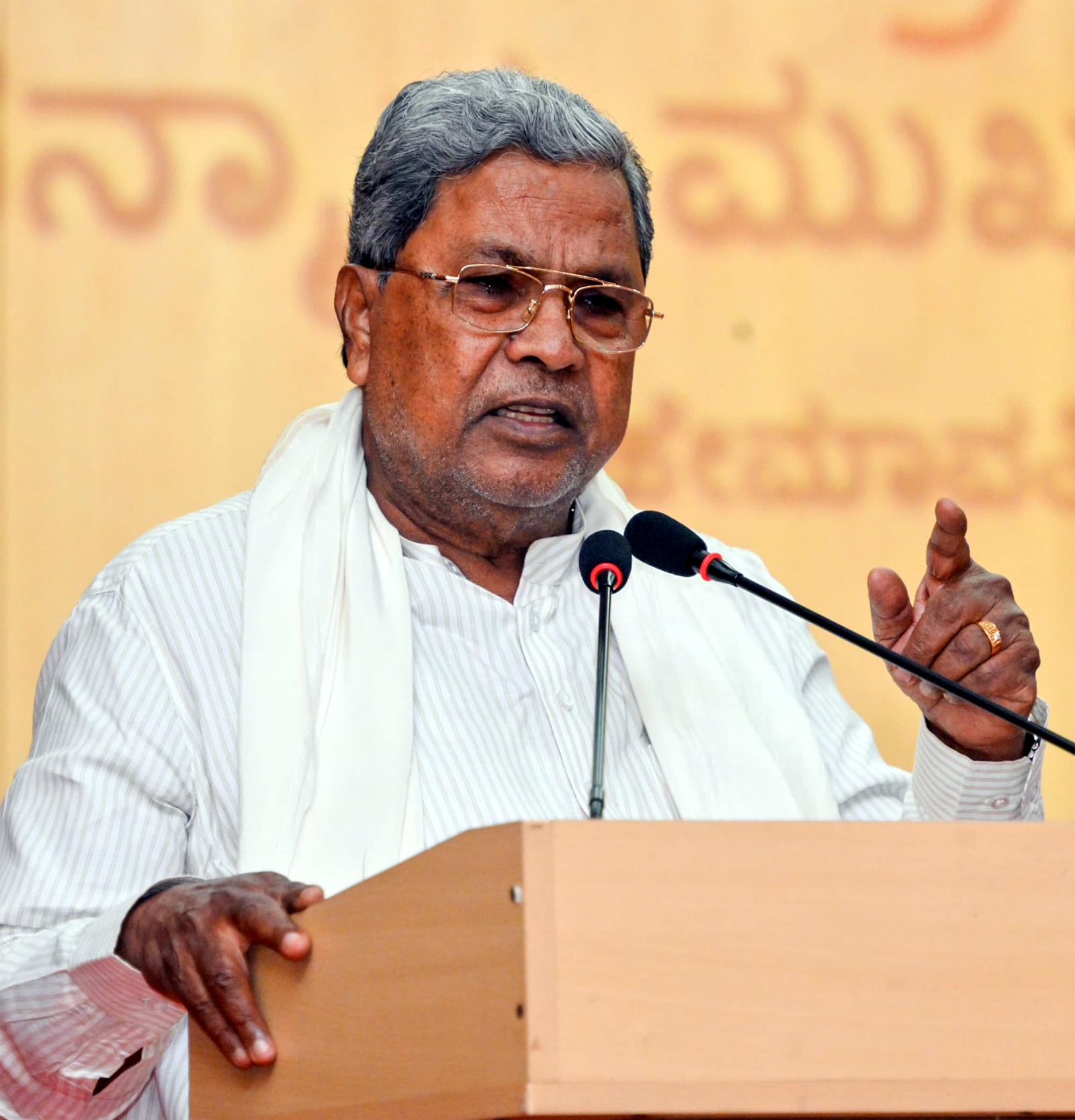 ಪ್ರತಿಯೊಬ್ಬ ಅಧಿಕಾರಿಯೂ ಸಂವಿಧಾನವನ್ನು ಸರಿಯಾಗಿ ಮನನ ಮಾಡಿಕೊಳ್ಳಬೇಕು: ಸಿ.ಎಂ.ಸಿದ್ದರಾಮಯ್ಯ