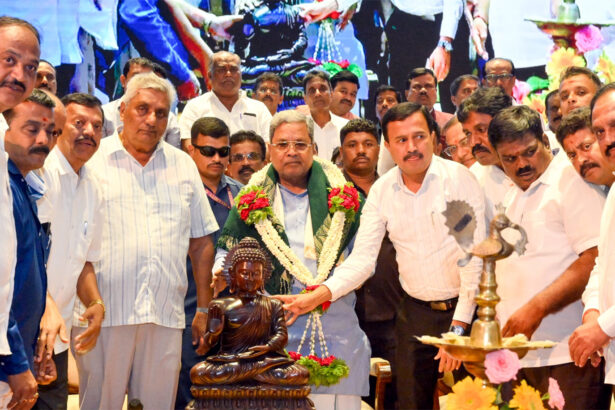 ಸರ್ಕಾರಿ ನೌಕರರು ಜಾತಿ-ಧರ್ಮ‌ ಮಾಡೋಕೆ ಹೋಗಬಾರದು: ಸಿ.ಎಂ