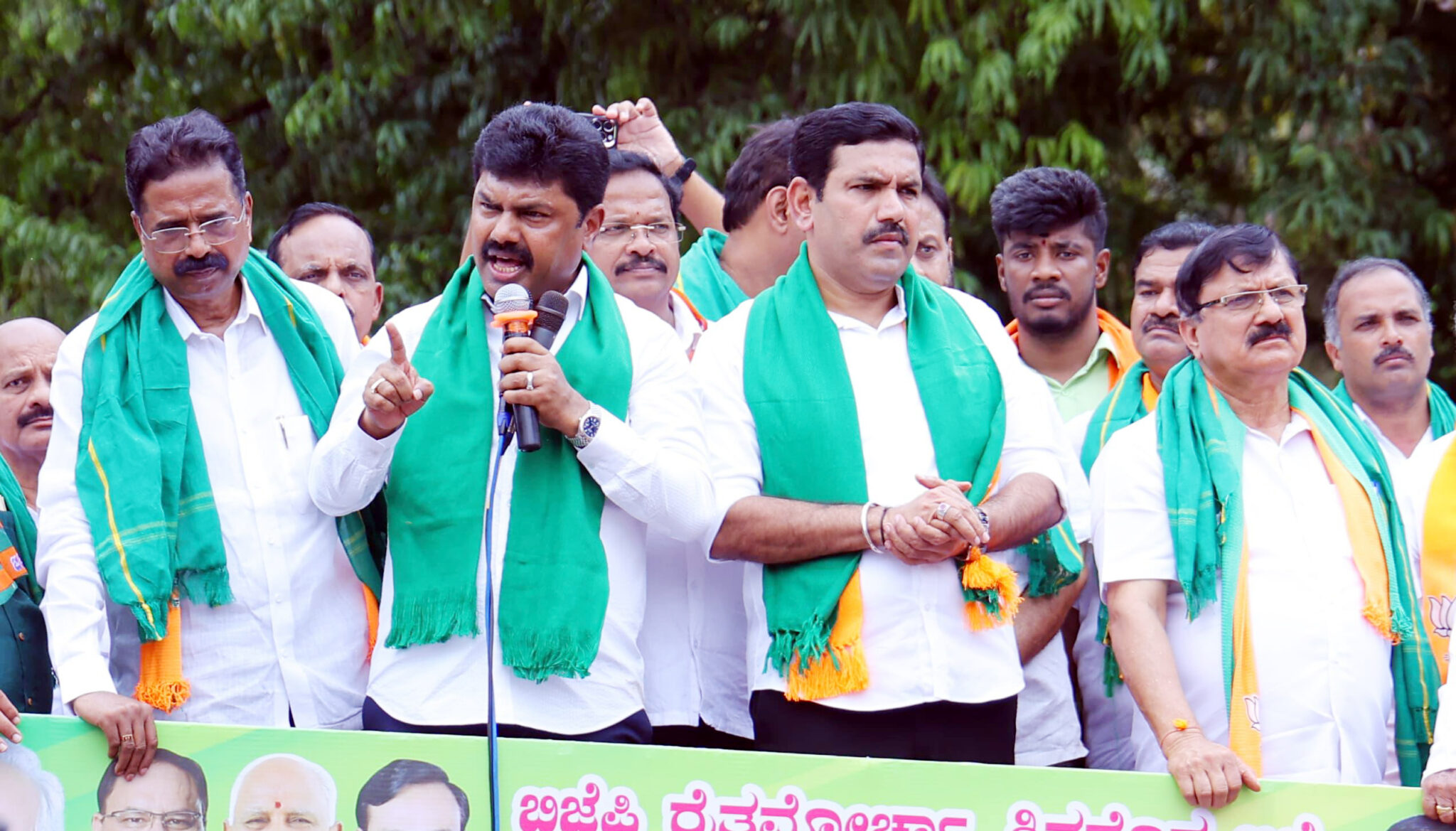 ಕಾಂಗ್ರೆಸ್ ಸರ್ಕಾರದ ರೈತ ವಿರೋಧಿ ನೀತಿ ಖಂಡಿಸಿ ಬಿಜೆಪಿ ಪ್ರತಿಭಟನೆ  