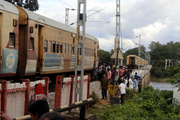 ತಾಳಗುಪ್ಪ-ಮೈಸೂರು ರೈಲಿನ ಕಳಚಿಕೊಂಡ ಬೋಗಿಗಳು