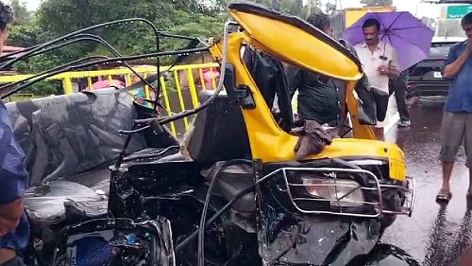 ಆಟೋ ಕೆಎಸ್‌ಆರ್‌ಟಿಸಿ ಬಸ್ ಡಿಕ್ಕಿ: ಒಂದೇ ಕುಟುಂಬದ ಐವರು ಸಾವು
