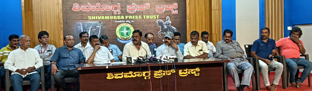 ಪ್ರೆಸ್ ಟ್ರಸ್ಟ್  ವಿವಾದ, ನಿರ್ವಹಣೆ ಜಿಲ್ಲಾಧಿಕಾರಿ ವ್ಯಾಪ್ತಿಯಲ್ಲಿಲ್ಲ: ಟ್ರಸ್ಟ್ ಅಧ್ಯಕ್ಷ ಎನ್. ಮಂಜುನಾಥ ವಿವರಣೆ ಪ್ರೆಸ್ ಟ್ರಸ್ಟ್  ವಿವಾದ, ನಿರ್ವಹಣೆ ಜಿಲ್ಲಾಧಿಕಾರಿ ವ್ಯಾಪ್ತಿಯಲ್ಲಿಲ್ಲ: ಟ್ರಸ್ಟ್ ಅಧ್ಯಕ್ಷ ಎನ್. ಮಂಜುನಾಥ ವಿವರಣೆ