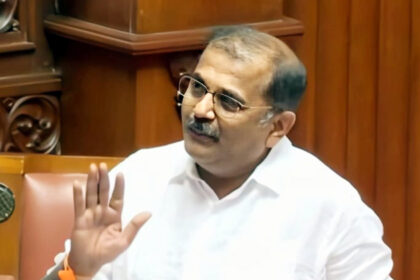 ಹೈಕಮಾಂಡ್ ಮೆಚ್ಚಿಸುವದಕ್ಕೆ ಕಾಂಗ್ರೆಸ್ ತುರ್ತು ಅಧಿವೇಶನ ಕರೆದಿದೆ – ಸದನದಲ್ಲಿ ಕಾಂಗ್ರೆಸ್ ವಿರುದ್ಧ ವಿ.ಪ ಶಾಸಕ ಡಾ.ಧನಂಜಯ ಸರ್ಜಿ ಗುಡುಗು