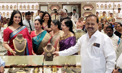 ಜೀವನದಲ್ಲಿ ಚಿನ್ನ, ಬೆಳ್ಳಿ ಪಾತ್ರ ಮಹತ್ವದ್ದು: ಆಭರಣ ಶೋರೂಮ್ ಉದ್ಘಾಟಿಸಿ ಕಿರುತೆರೆ ನಟಿ ಅಂಕಿತಾ ಅಮರ್ ಅಭಿಮತ