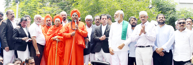 ಸಂಚಾರಿಪೀಠ:  ಮುಕ್ತ ಚರ್ಚೆಯೊಡನೆ ಸರಕಾರ ಪರಿಹರಿಸಲಿ : ಬೆಕ್ಕಿನಕಲ್ಮಠದ ಮುರುಘರಾಜೇಂದ್ರ ಮಹಾಸ್ವಾಮೀಜಿ