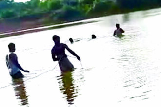 ಈಜಲು ಹೋಗಿದ್ದ ಮೂವರು ಬಾಲಕರು ಜಲಸಮಾಧಿ