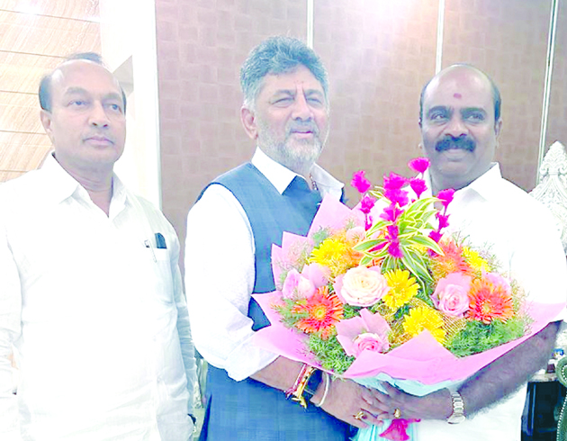 ಡಿ.ಕೆ. ಶಿವಕುಮಾರ್‌ಗೆ ಎಂ ಶ್ರೀಕಾಂತ್ ಅಭಿನಂದನೆ